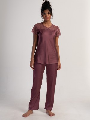 Woman Manie Short Sleeve Satin Pyjama Set Woman Manie Short Sleeve Satin Pyjama Set