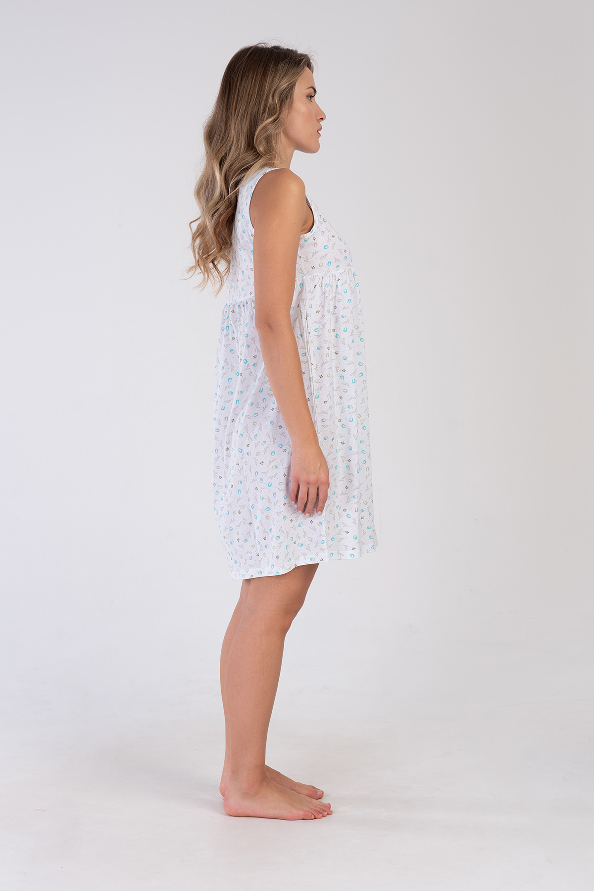 Woman Quen Nightgown Woman Quen Nightgown