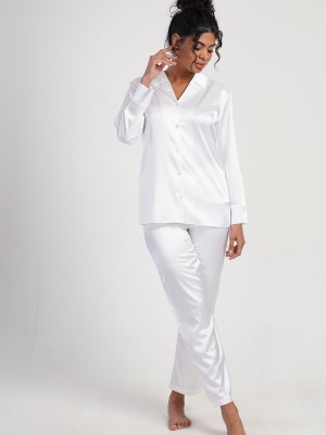 Woman Satin Bride Long Sleeve Pyjama Set Woman Satin Bride Long Sleeve Pyjama Set