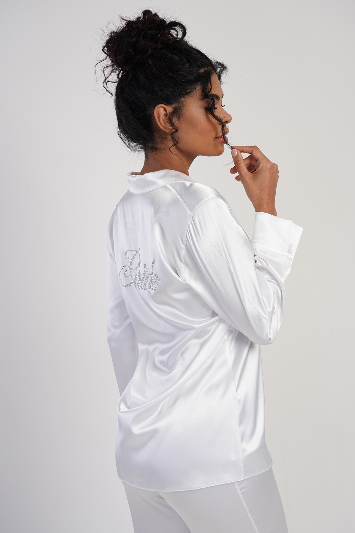 Woman Satin Bride Long Sleeve Pyjama Set Woman Satin Bride Long Sleeve Pyjama Set