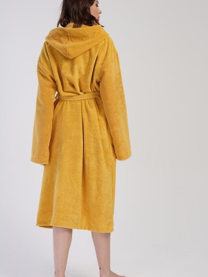 Woman Soft Hoodie Detail Bathrobe Woman Soft Hoodie Detail Bathrobe