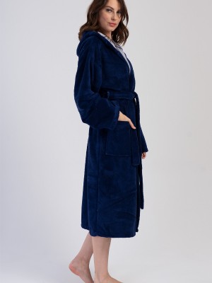 Woman Soft Hoodie Detail Bathrobe Woman Soft Hoodie Detail Bathrobe