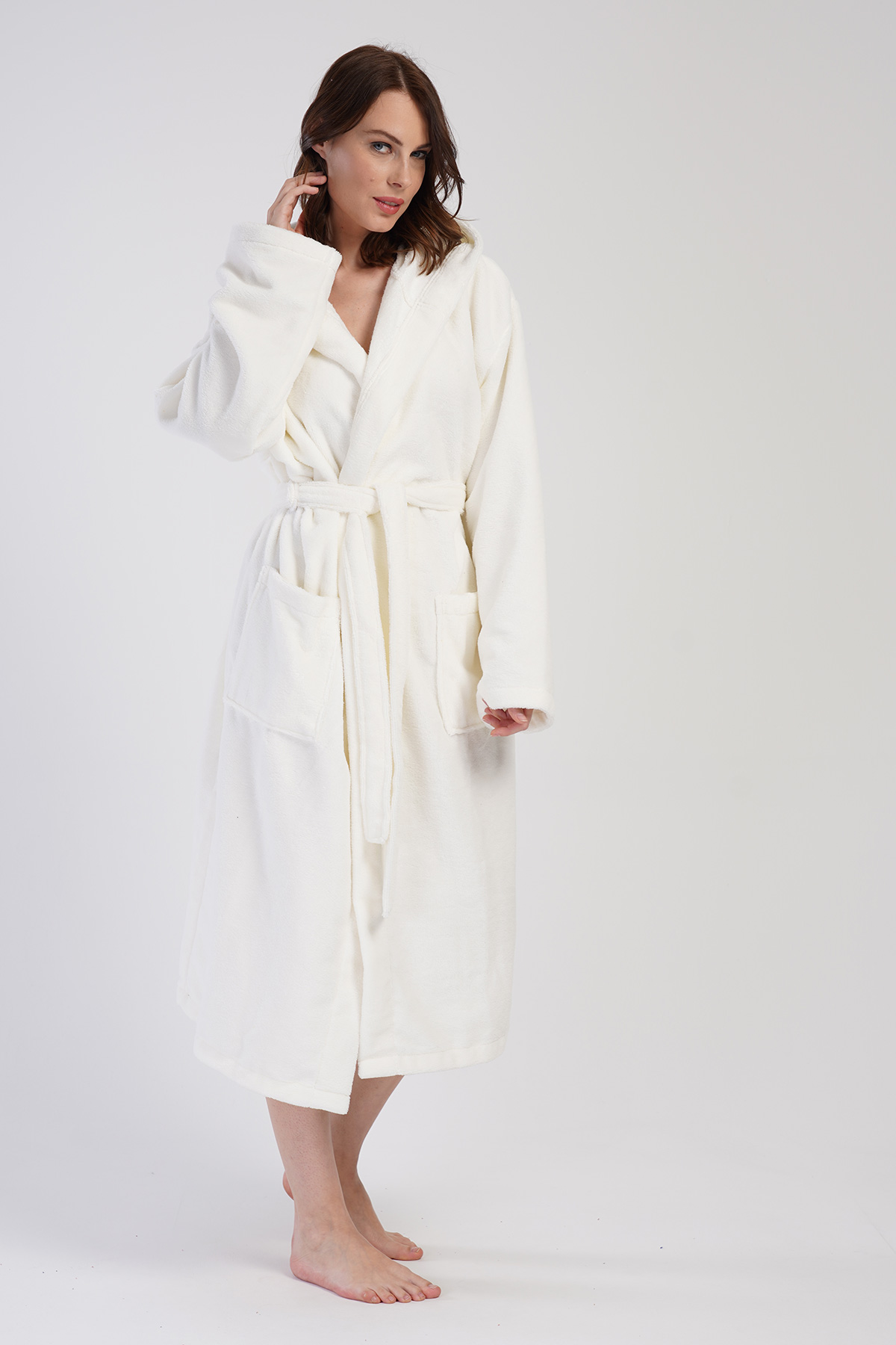 Woman Soft Hoodie Detail Bathrobe Woman Soft Hoodie Detail Bathrobe