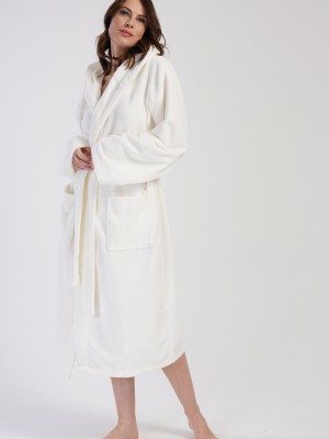 Woman Soft Hoodie Detail Bathrobe Woman Soft Hoodie Detail Bathrobe