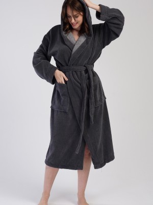 Woman Soft Hoodie Detail Bathrobe Woman Soft Hoodie Detail Bathrobe