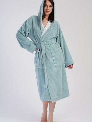 Woman Soft Hoodie Detail Bathrobe Woman Soft Hoodie Detail Bathrobe