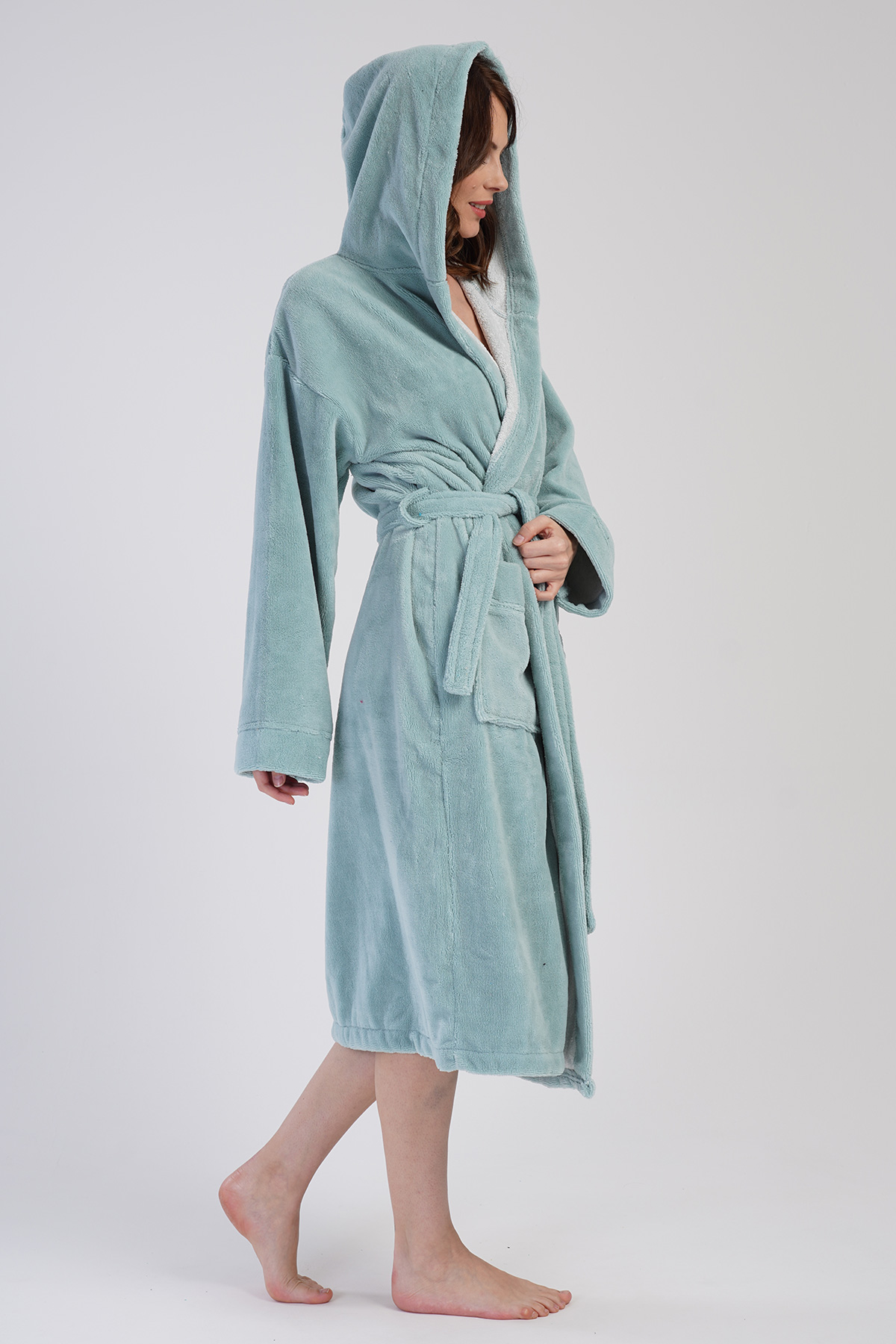 Woman Soft Hoodie Detail Bathrobe Woman Soft Hoodie Detail Bathrobe