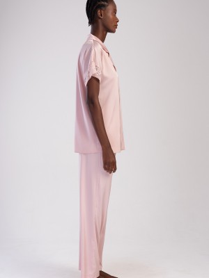 Woman Powder Pink Satin Lace Detail Short Sleeve Pyjama Set Woman Powder Pink Satin Lace Detail Short Sleeve Pyjama Set