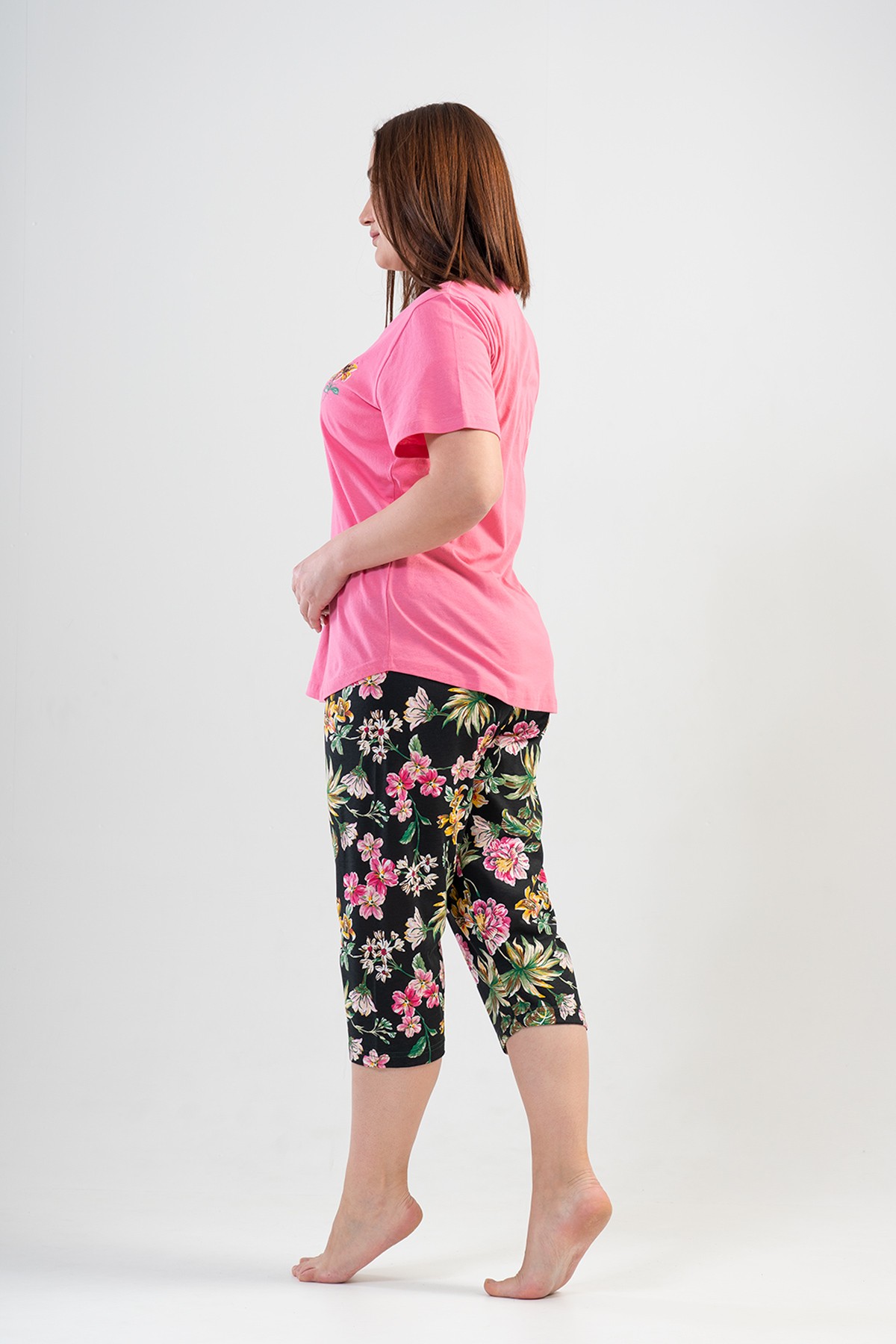 Woman Big Size Notice Capri Set Woman Big Size Notice Capri Set