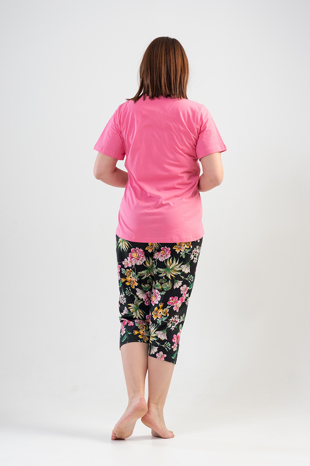 Woman Big Size Notice Capri Set Woman Big Size Notice Capri Set