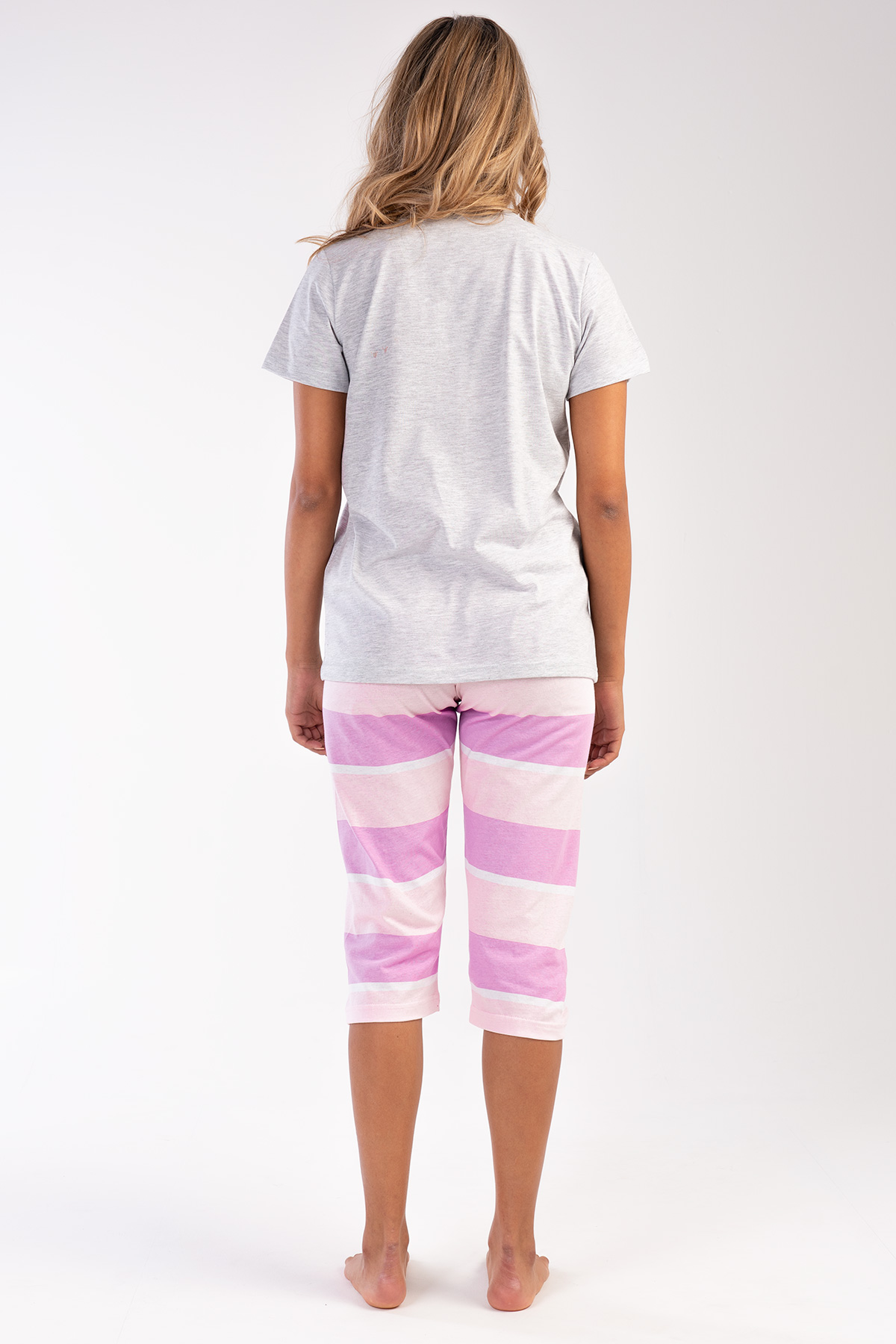 Woman Buttoned Unicorn Capri Set Woman Buttoned Unicorn Capri Set