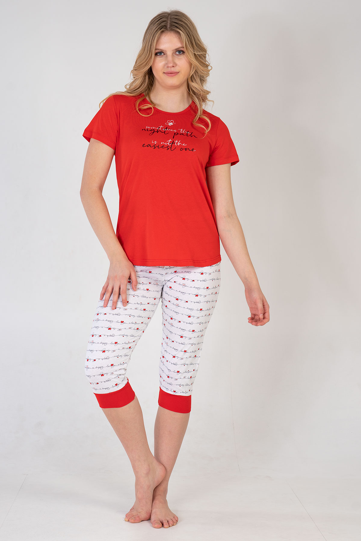 Woman Red Night Capri Set Woman Red Night Capri Set