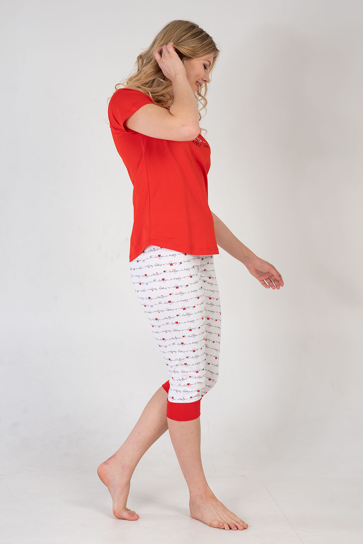Woman Red Night Capri Set Woman Red Night Capri Set