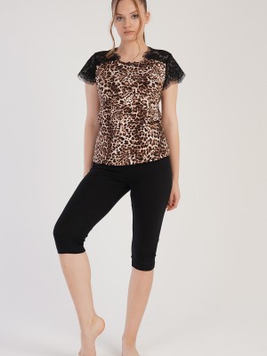 Woman Leopard Capri Set Woman Leopard Capri Set