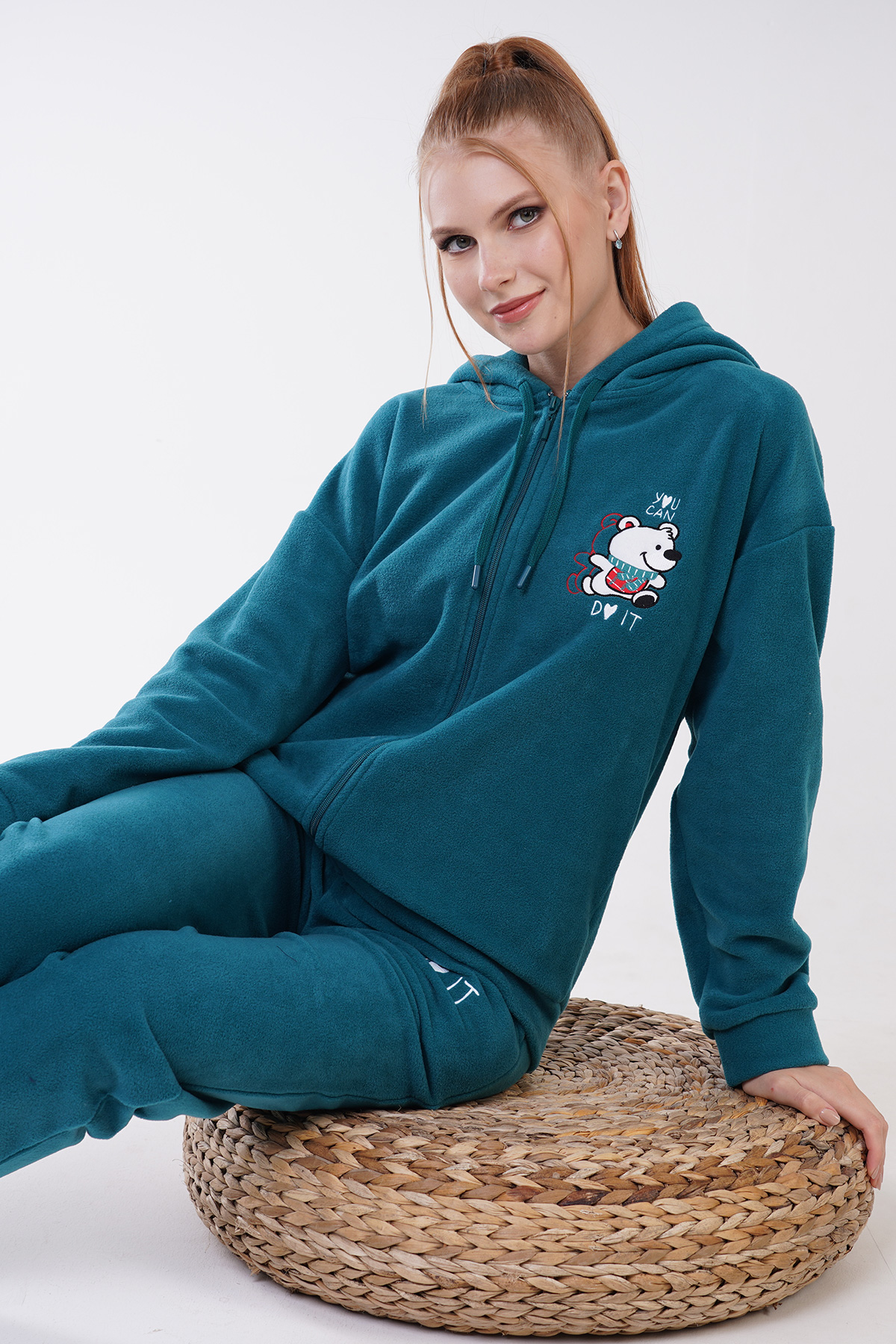 Woman Deila Fleece Long Sleeve Pyjama Set Woman Deila Fleece Long Sleeve Pyjama Set