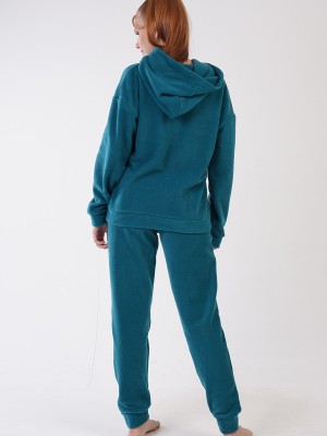 Woman Deila Fleece Long Sleeve Pyjama Set Woman Deila Fleece Long Sleeve Pyjama Set