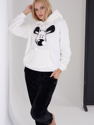 Woman Soft White Pyjama Set