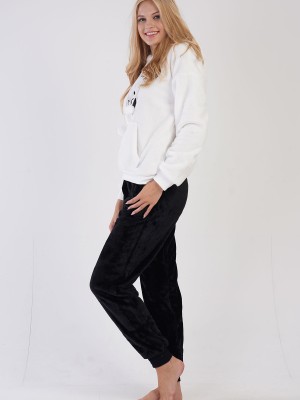 Woman Soft White Pyjama Set