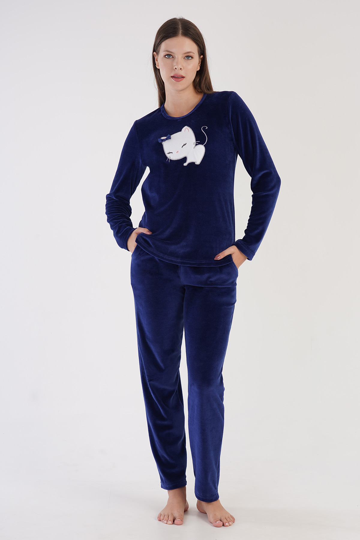 Woman Velvet Nice Pyjama Set Woman Velvet Nice Pyjama Set