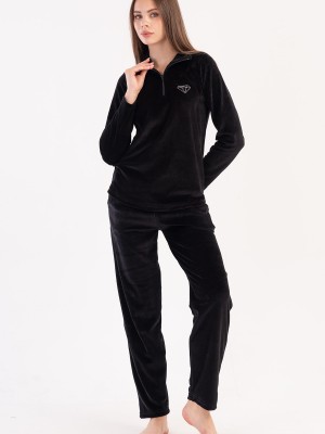 Woman Black Velvet Pyjama Set Woman Black Velvet Pyjama Set
