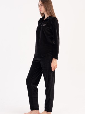 Woman Black Velvet Pyjama Set Woman Black Velvet Pyjama Set