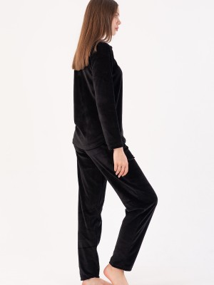 Woman Black Velvet Pyjama Set Woman Black Velvet Pyjama Set