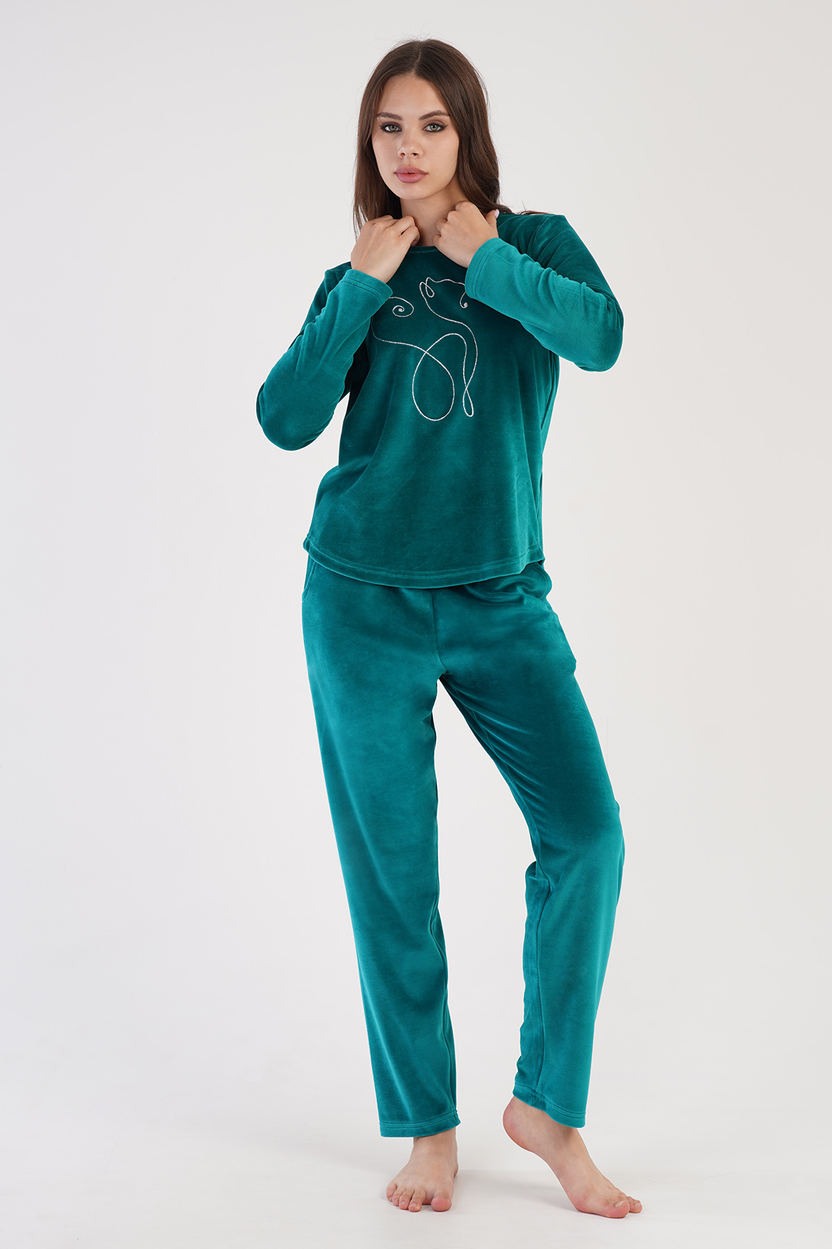 Woman Silver Pine Velvet Pyjama Set Woman Silver Pine Velvet Pyjama Set