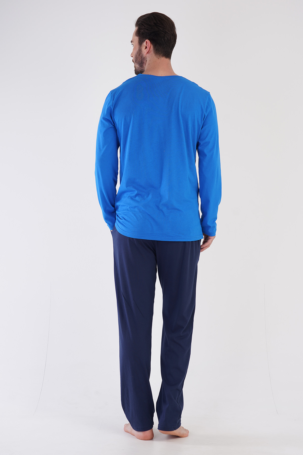 Man Runner Pyjama Set Man Runner Pyjama Set