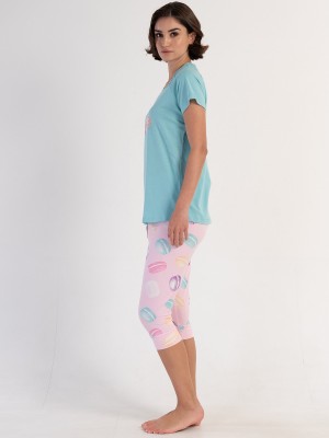 Woman Lycra Supreme Candy Capri Set Woman Lycra Supreme Candy Capri Set