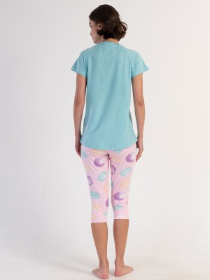 Woman Lycra Supreme Candy Capri Set Woman Lycra Supreme Candy Capri Set