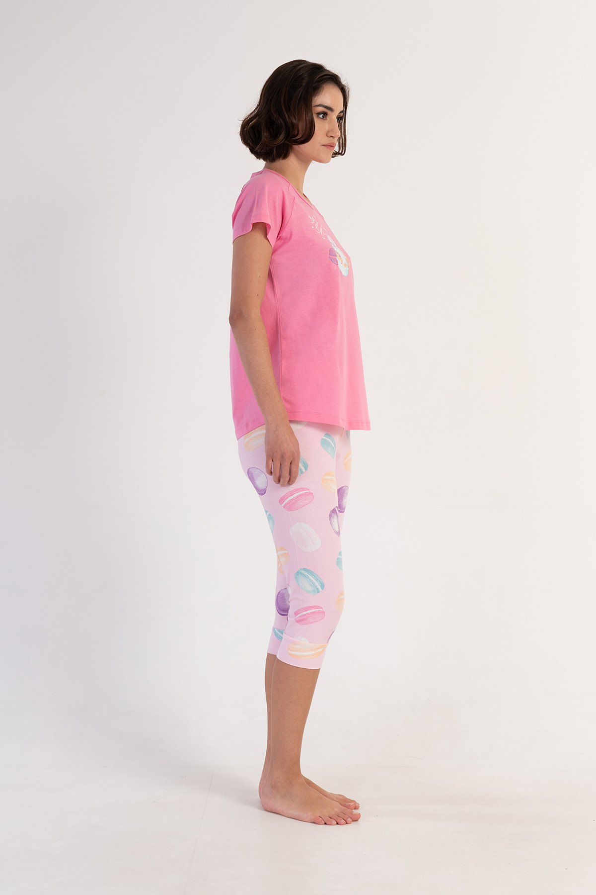 Woman Lycra Supreme Candy Capri Set Woman Lycra Supreme Candy Capri Set