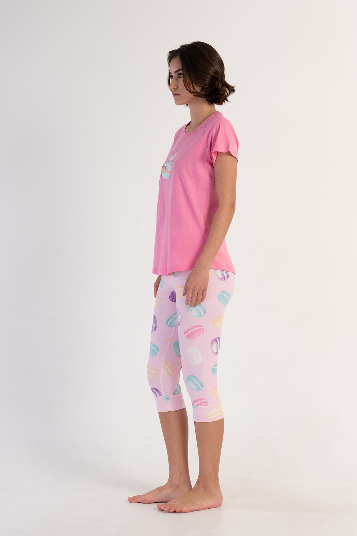 Woman Lycra Supreme Candy Capri Set Woman Lycra Supreme Candy Capri Set