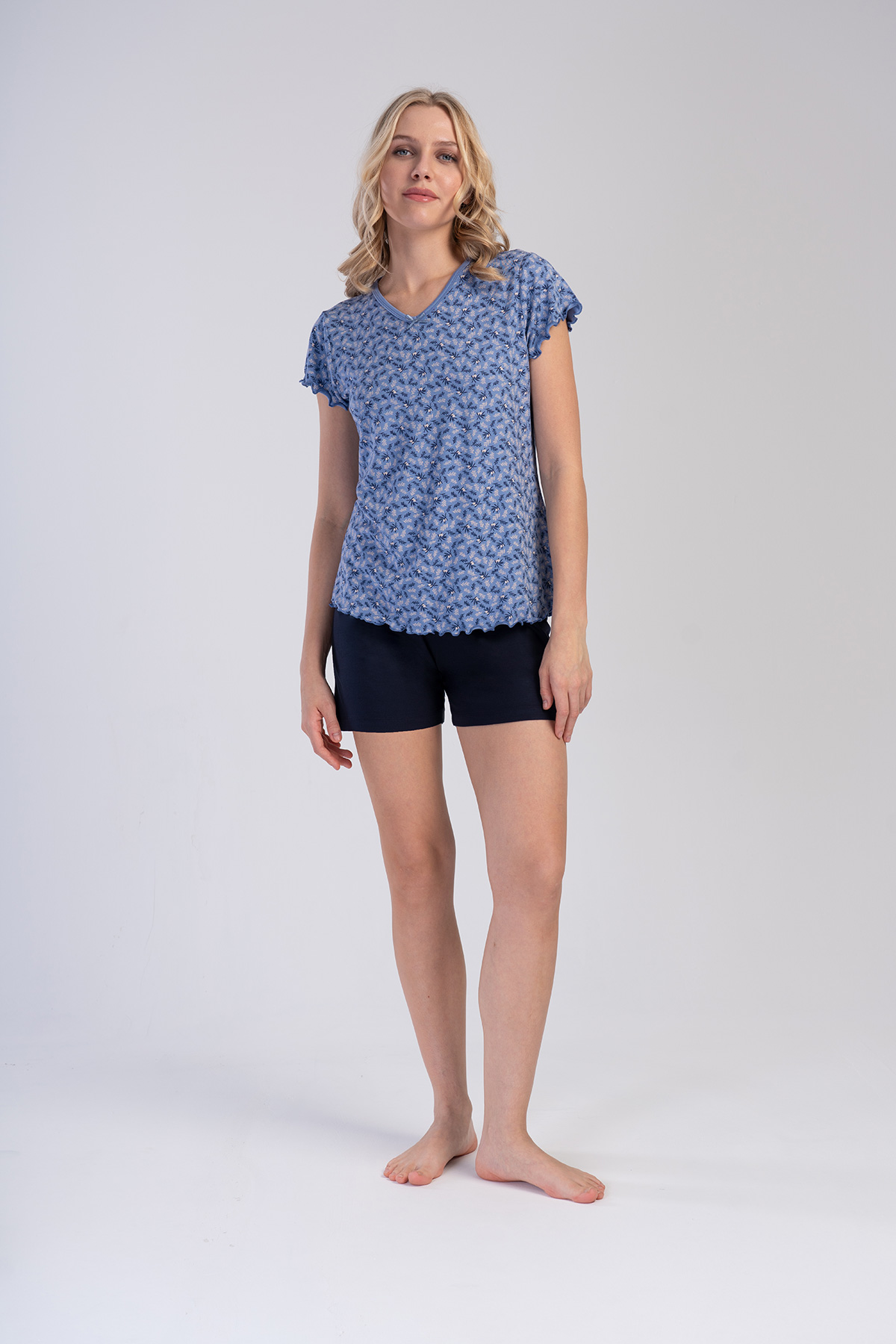 Woman Menna Viscon V Neck Short Set Woman Menna Viscon V Neck Short Set