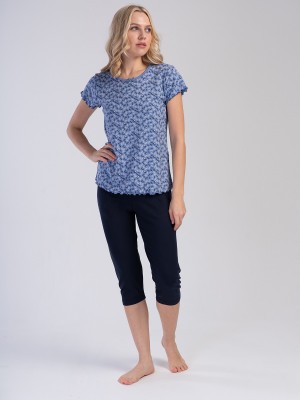 Woman Menna Viscon V Neck Short Sleeve Capri Set Woman Menna Viscon V Neck Short Sleeve Capri Set