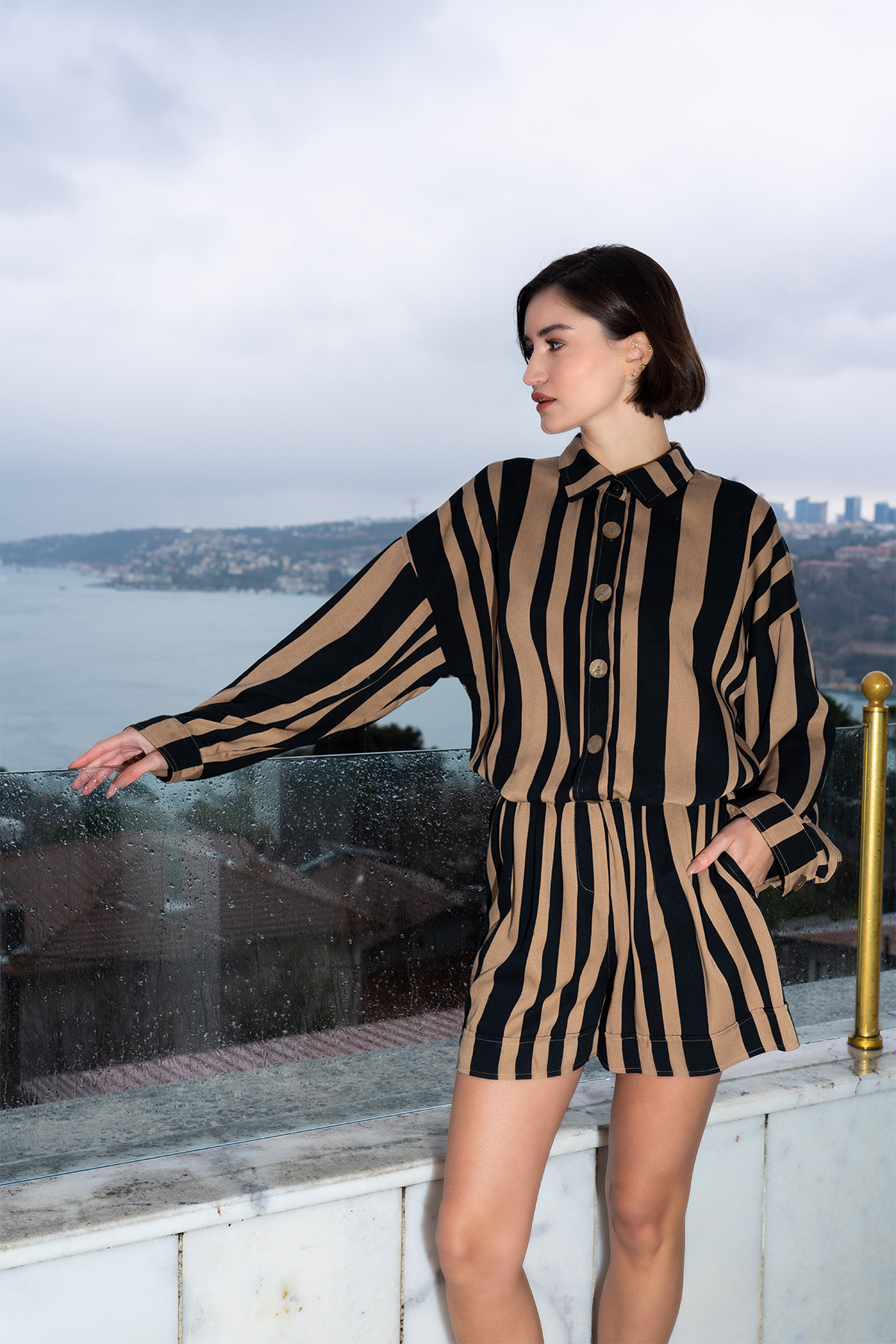Woman Belmando Shirt Collar Line Short Set Woman Belmando Shirt Collar Line Short Set