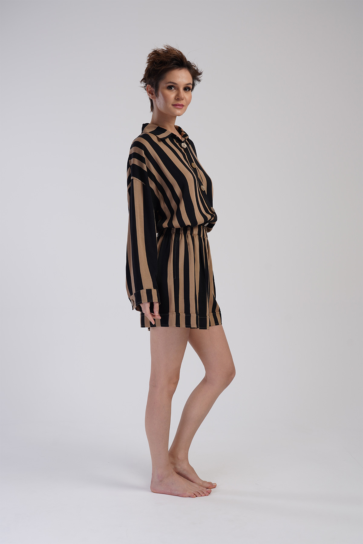 Woman Belmando Shirt Collar Line Short Set Woman Belmando Shirt Collar Line Short Set