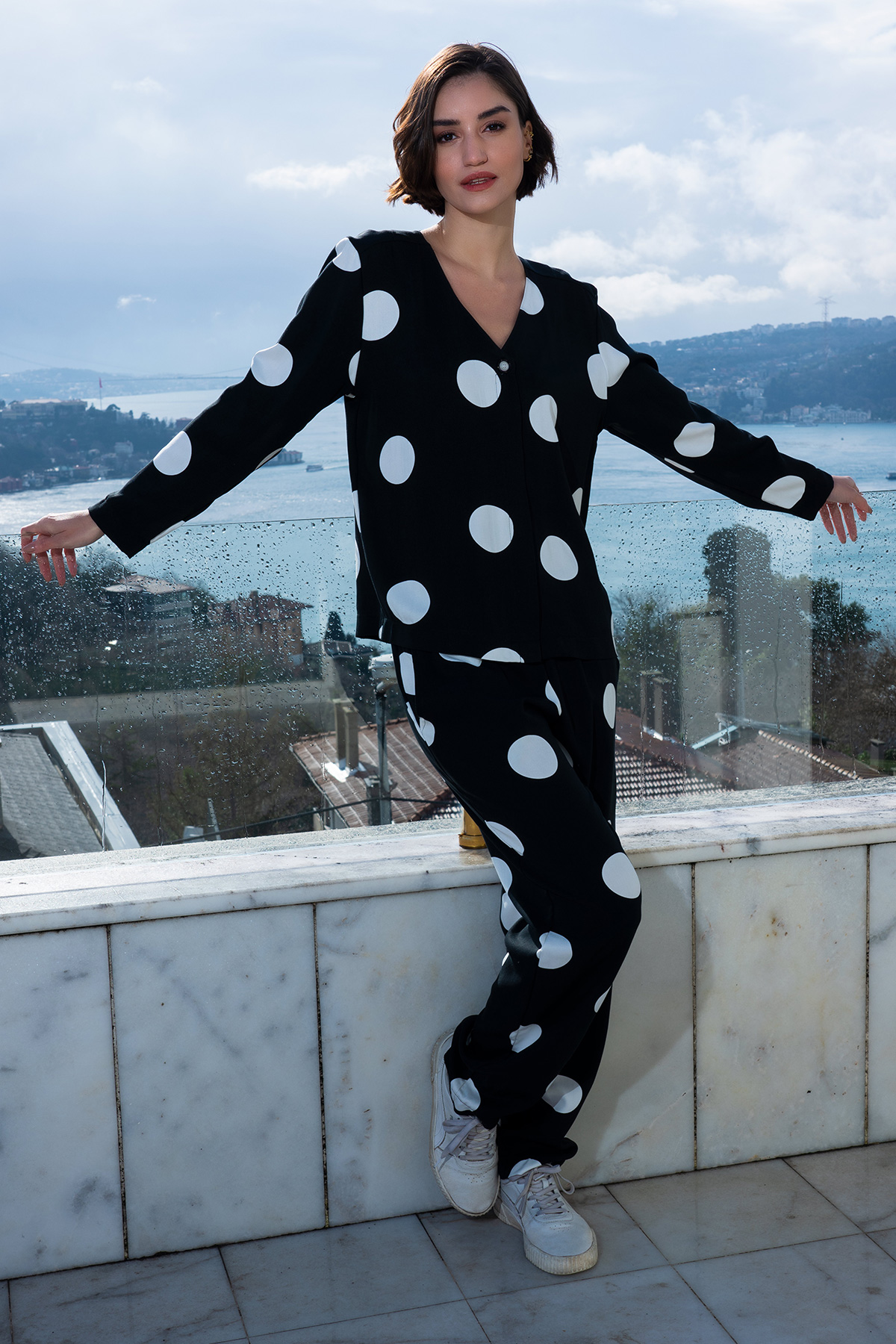 Woman Belmando Black Buttoned Pyjama Set Woman Belmando Black Buttoned Pyjama Set