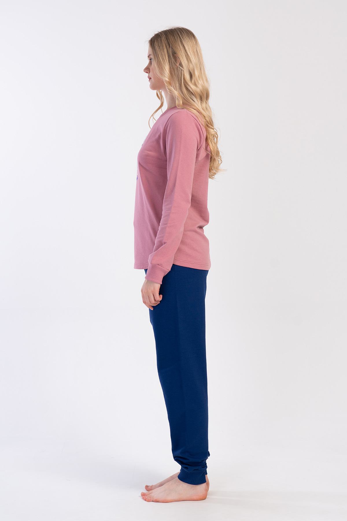Woman Two Yarn Winta Pyjama Set Woman Two Yarn Winta Pyjama Set
