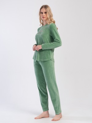Woman Walve Velvet Pyjama Set Woman Walve Velvet Pyjama Set