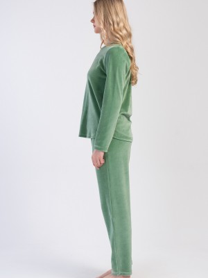 Woman Walve Velvet Pyjama Set Woman Walve Velvet Pyjama Set