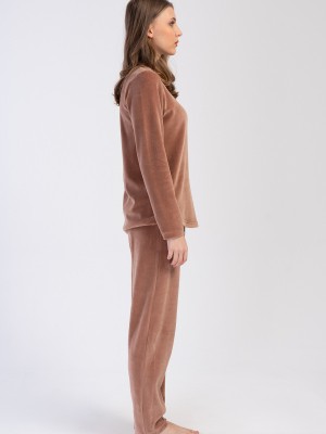Woman Brown Velvet O Neck Pyjama Set Woman Brown Velvet O Neck Pyjama Set