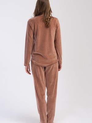 Woman Brown Velvet O Neck Pyjama Set Woman Brown Velvet O Neck Pyjama Set
