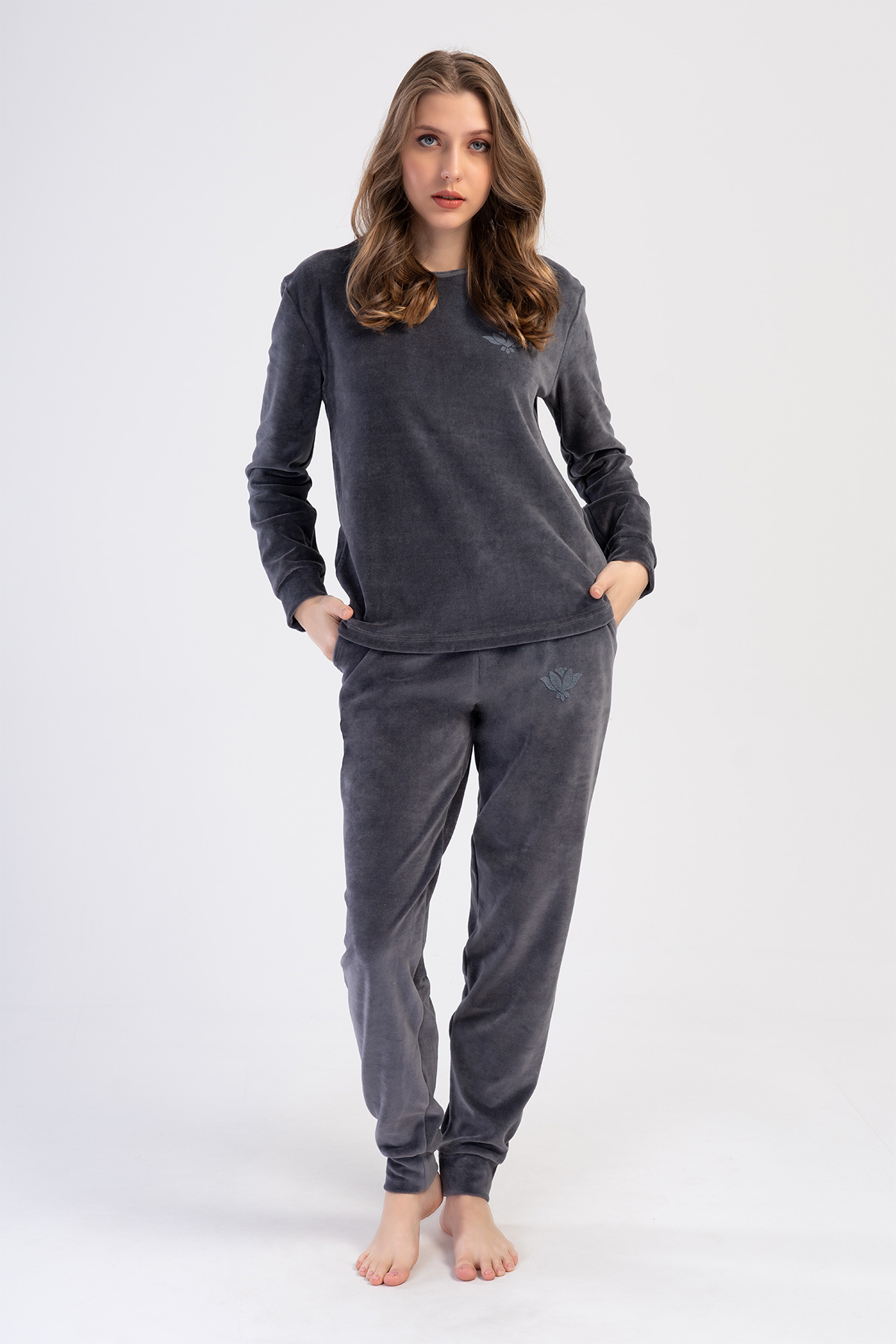 Woman Velvet Fume Pocket Detail Pyjama Set Woman Velvet Fume Pocket Detail Pyjama Set