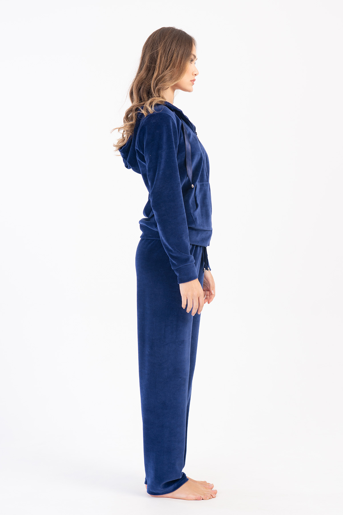 Woman Velvet Zipper & Pocket Detail Tracksuit Woman Velvet Zipper & Pocket Detail Tracksuit