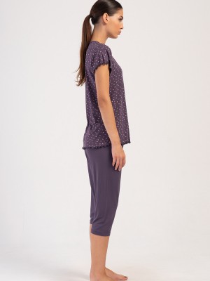 Woman Pansy Short Sleeve Capri Set Woman Pansy Short Sleeve Capri Set