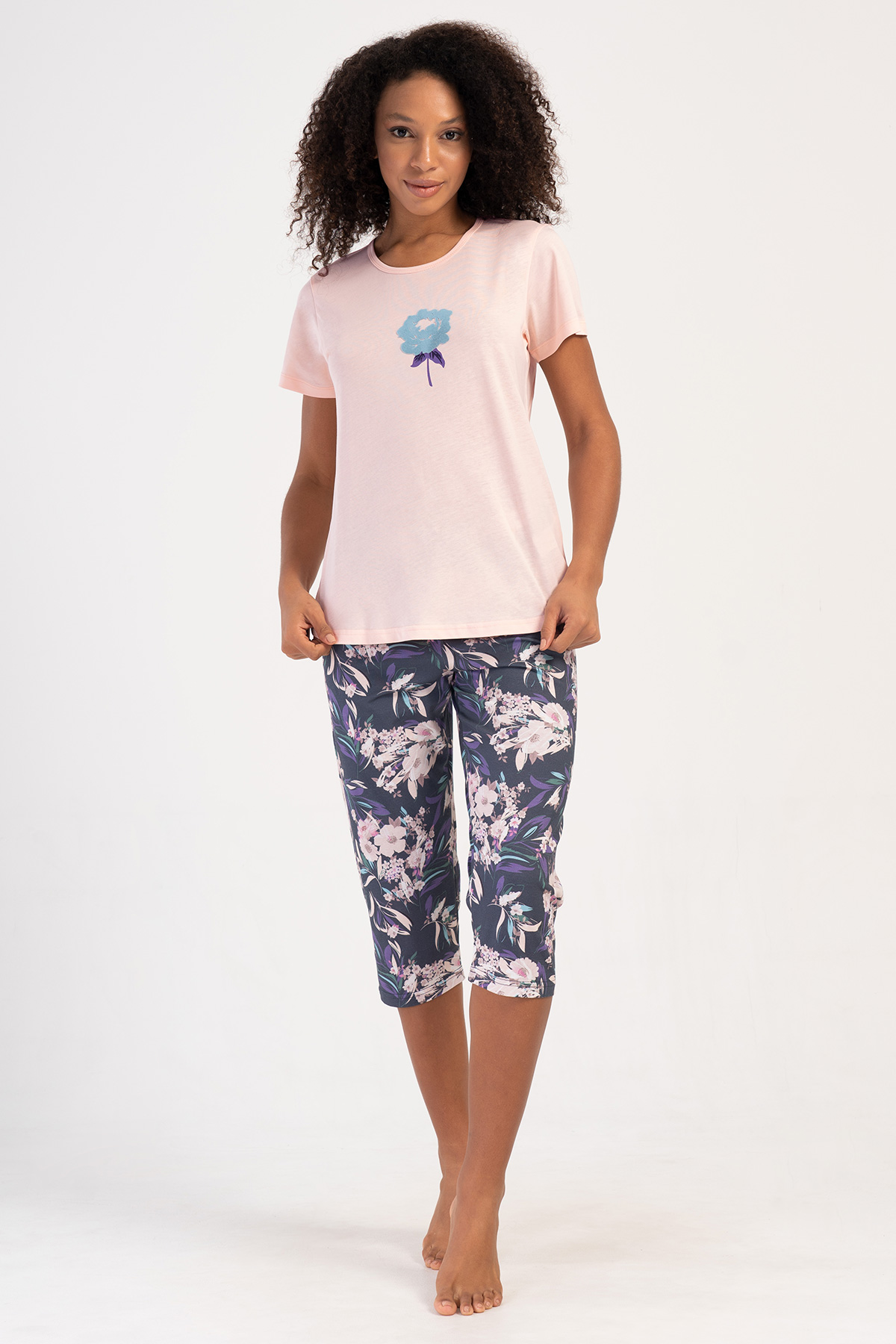 Woman Supreme Flory Capri Set Woman Supreme Flory Capri Set