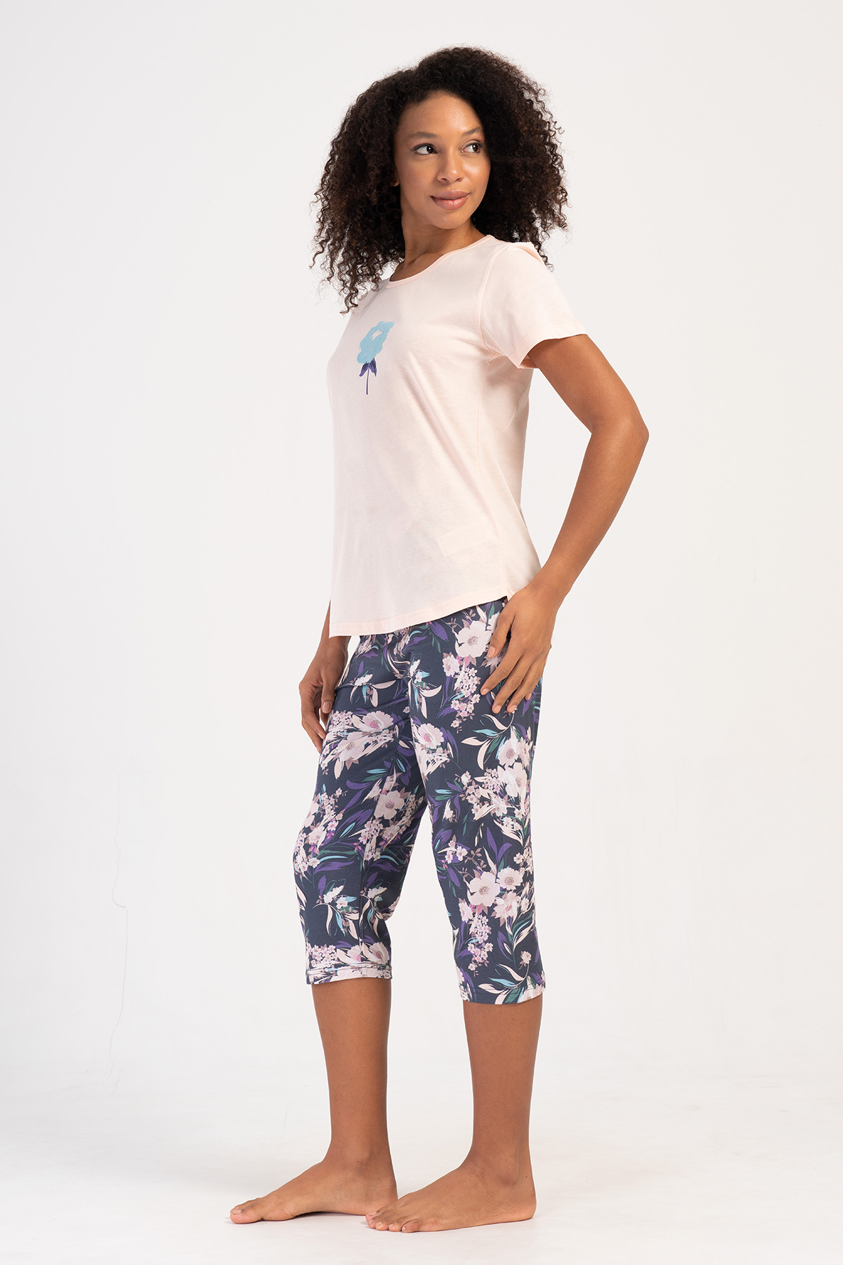 Woman Supreme Flory Capri Set Woman Supreme Flory Capri Set