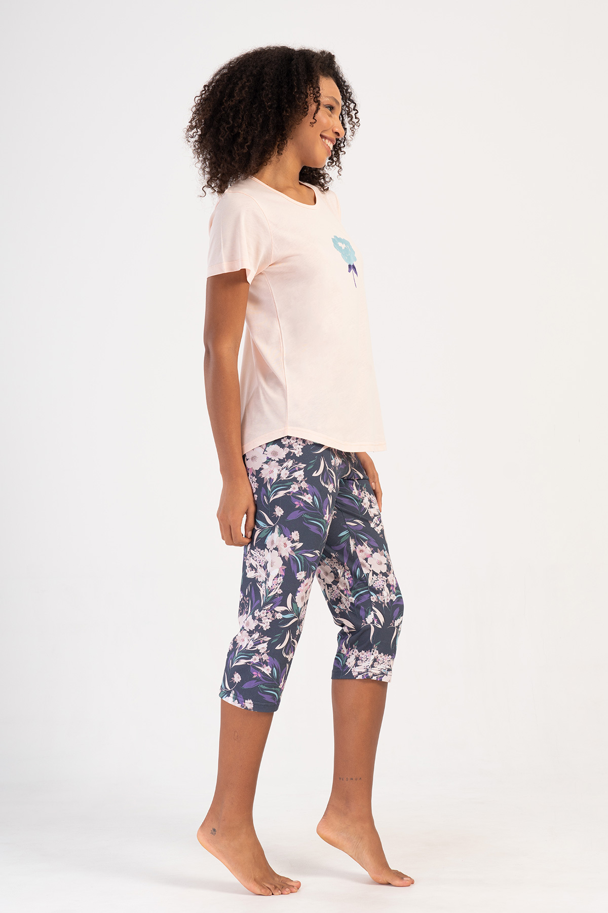 Woman Supreme Flory Capri Set Woman Supreme Flory Capri Set