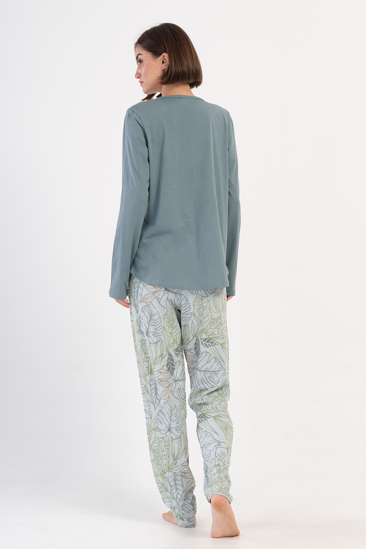 Woman Shooting Supreme Big Size Pyjama Set Woman Shooting Supreme Big Size Pyjama Set