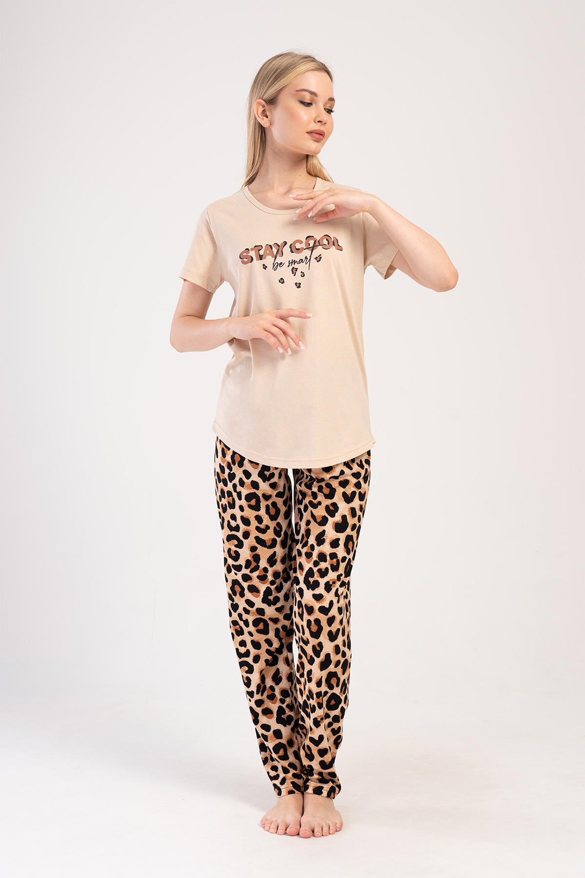 Woman Leopard Short Sleeve O Neck Pyjama Set Woman Leopard Short Sleeve O Neck Pyjama Set